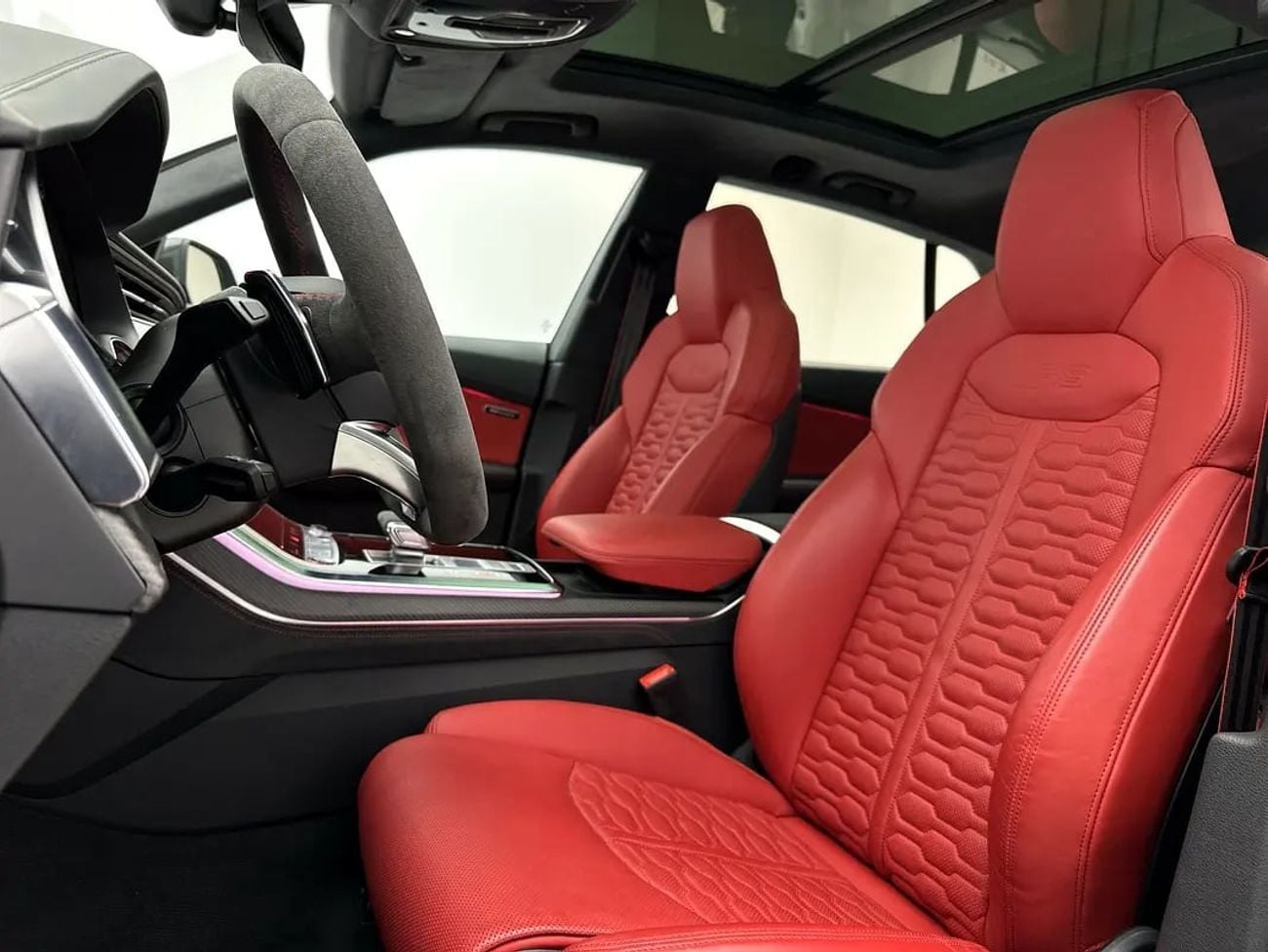 Audi RS Q8 quattro 600hp Black-Red Edition (Ref# 041076)