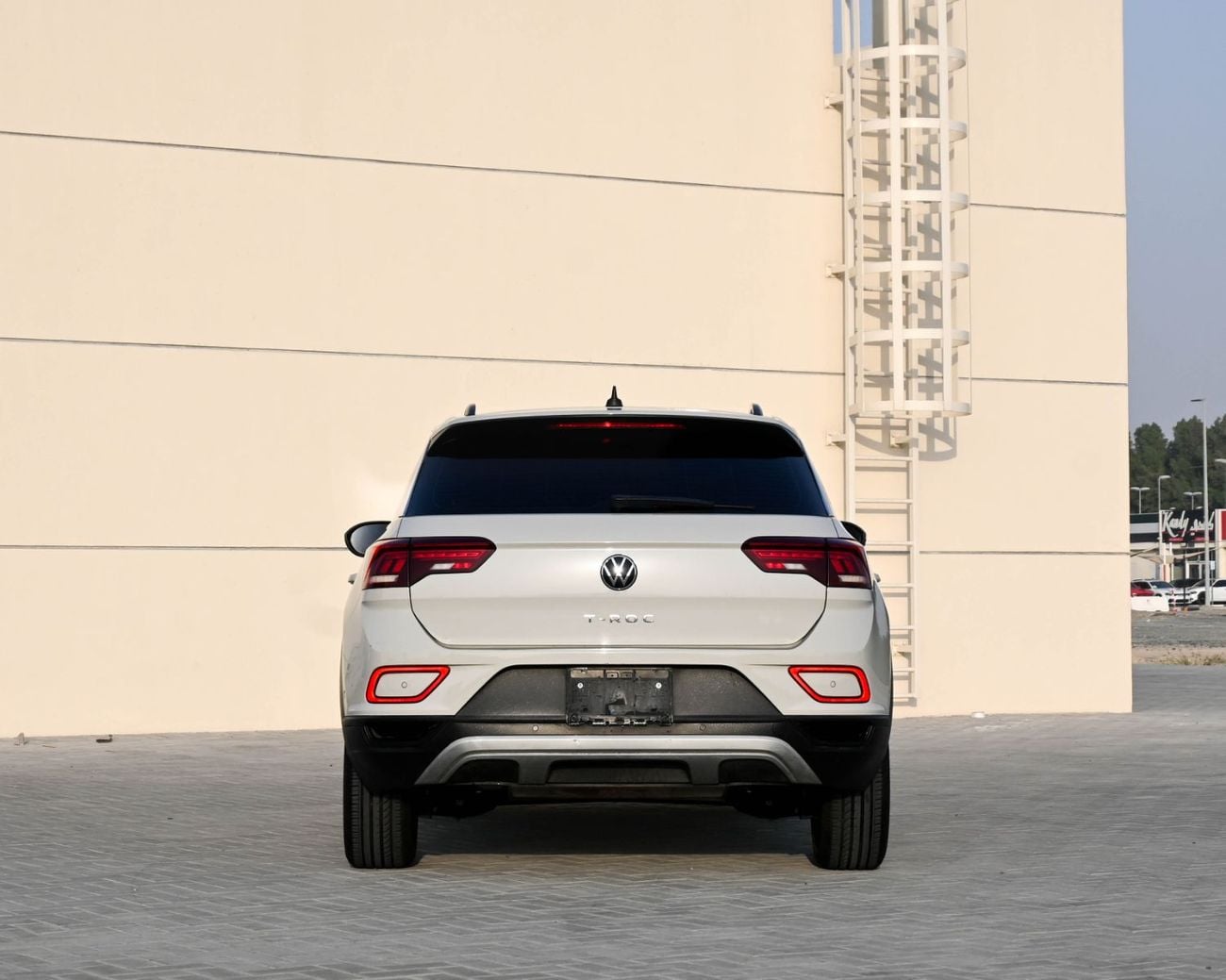 Volkswagen T ROC Life 1.4L VOLKSWAGEN T ROC 2023 1.4L GCC   accident-free Excellent Condition 1019  AED Monthly