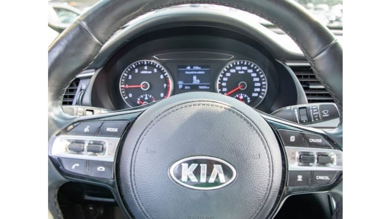 Kia K7 خاليه من الحوادث