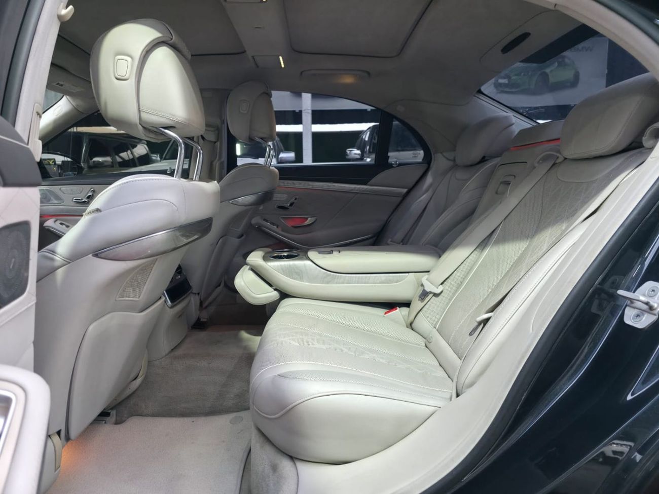 مرسيدس بنز S 550