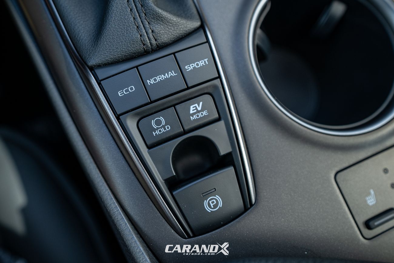 Toyota Camry SE Hybrid 2021 Black