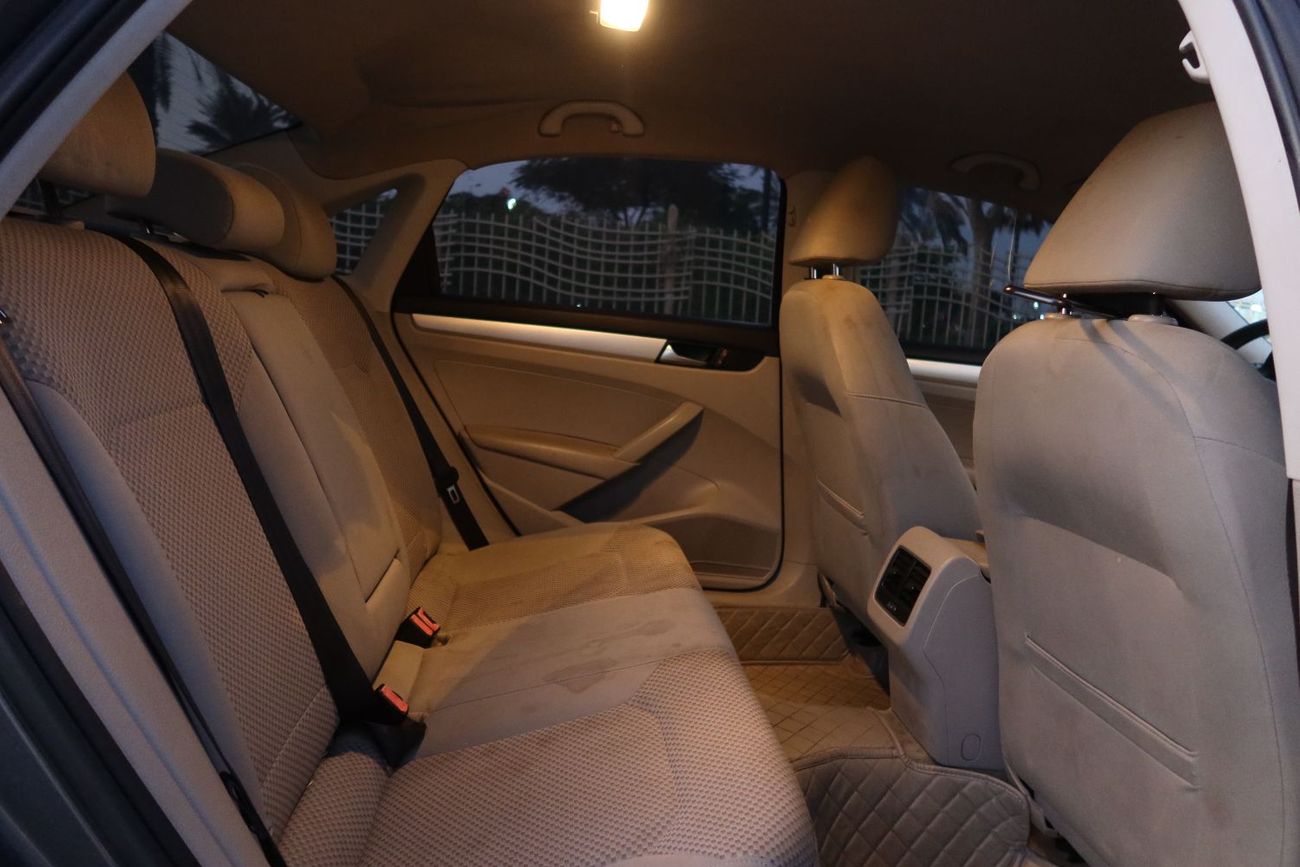 Volkswagen Passat SEL 2.5L