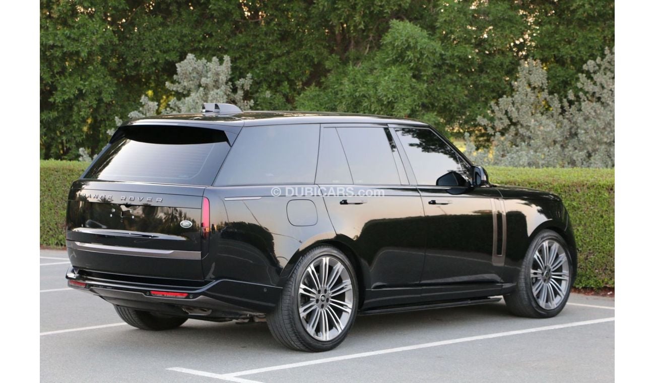 Land Rover Range Rover Range Rover vogue supercharged  V8 GCC p530 FULL OPTION perfect condition under warranty original pa