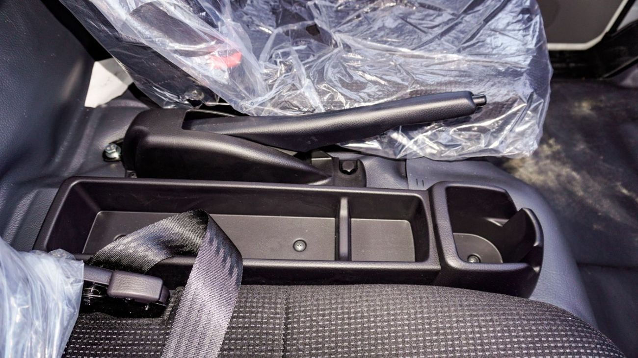 Mitsubishi Canter Van 4x2 4.2l 4CLY CHASSIS