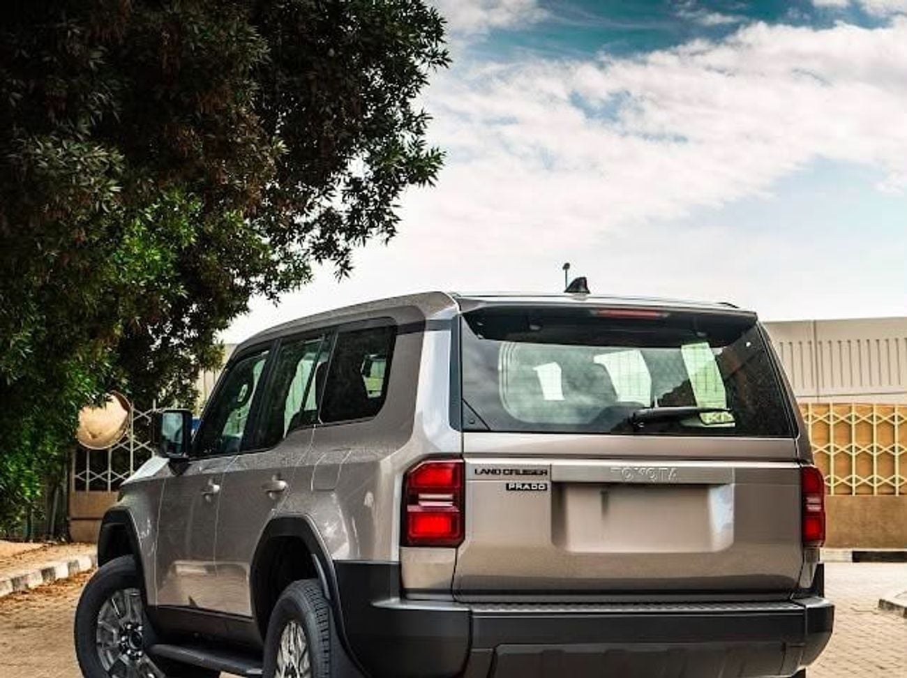 Toyota Land Cruiser PRADO 2.8L 4WD AUTO (EXPORT ONLY)