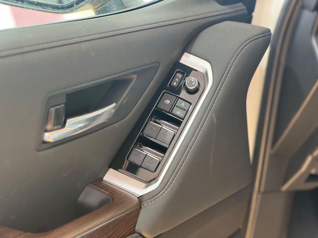 تويوتا لاند كروزر TOYOTA LAND CRUISER VX - EUR - MODEL 2023 - ENG 4.0L