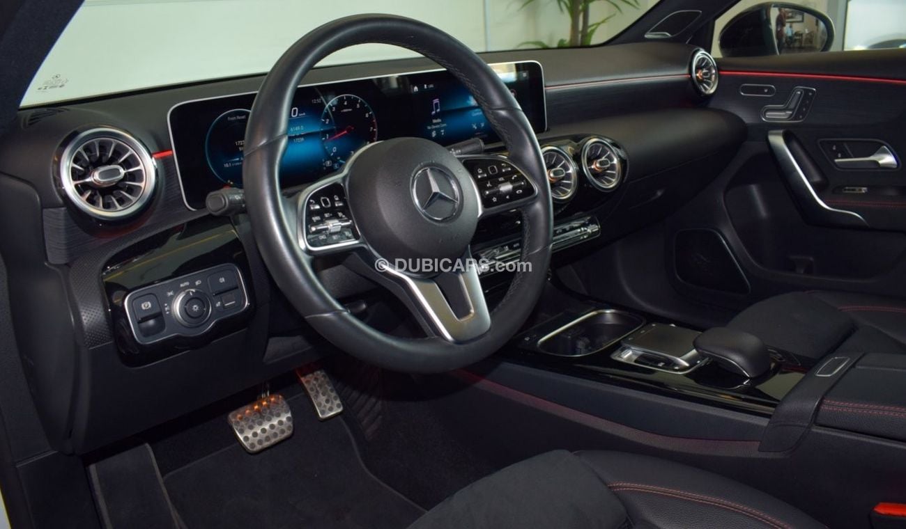 Mercedes-Benz A 250 Premium + Mercedes A250 AMG