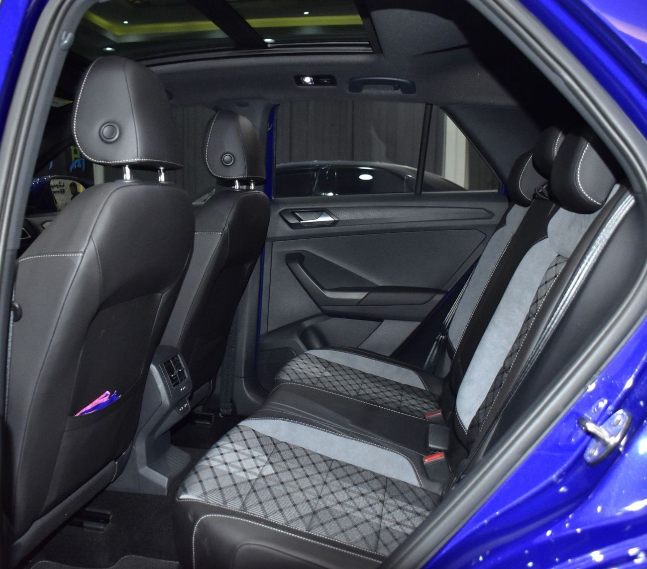 Volkswagen T ROC EXCELLENT DEAL for our Volkswagen T-ROC R-Line ( 2023 Model ) in Blue Color GCC Specs