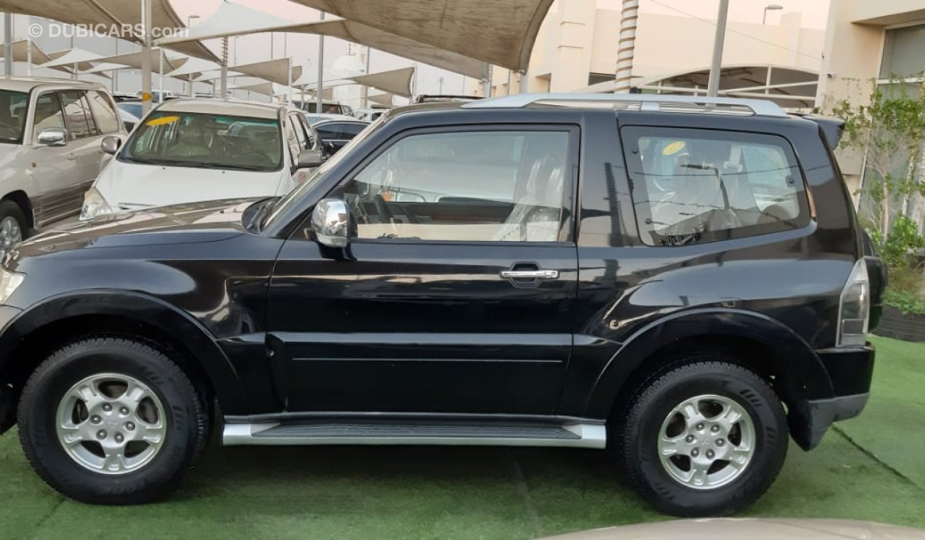 Mitsubishi Pajero Gulf - screen - alloy wheels - cruise control - in excellent condition, you do not need any expenses