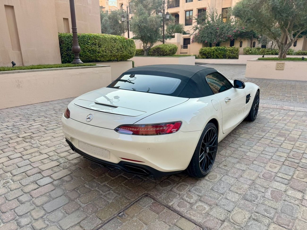 مرسيدس بنز AMG GT C Mercedes-Benz AMG GT Convertible