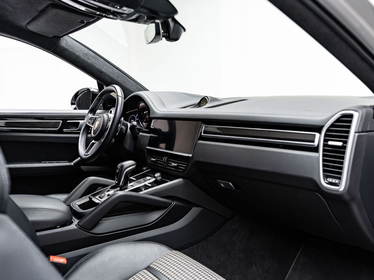 بورش كايان GTS Coupe