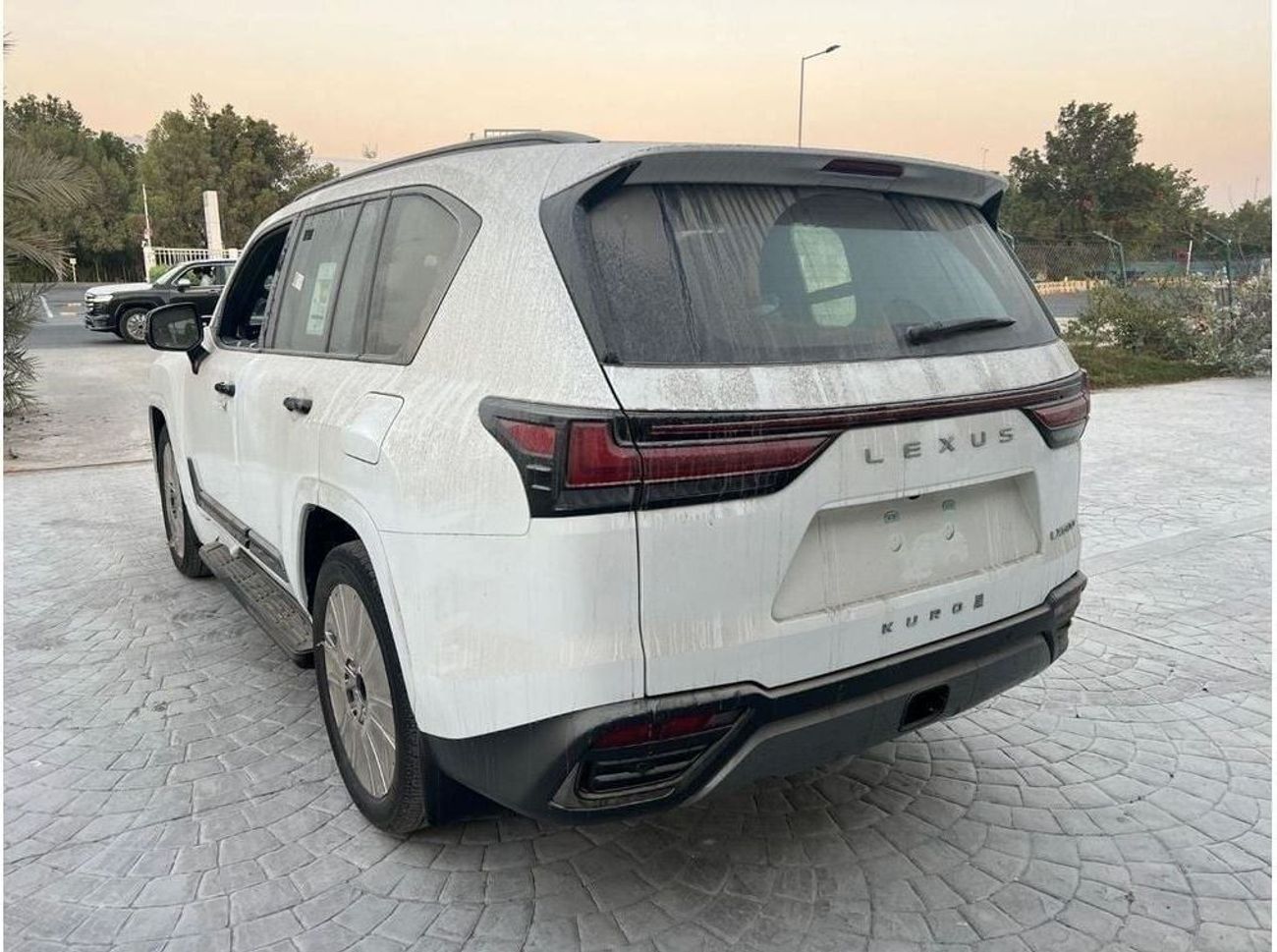 لكزس LX 600 VIP LAUNCH EDITION 3.5L VIP KURO 3.5L