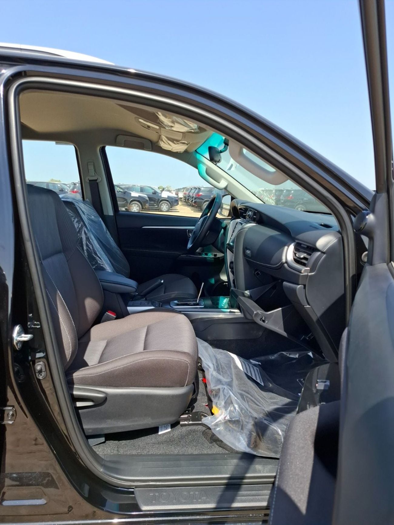 تويوتا فورتونر EXR Toyota Fortuner Comfort  2.7L Petrol