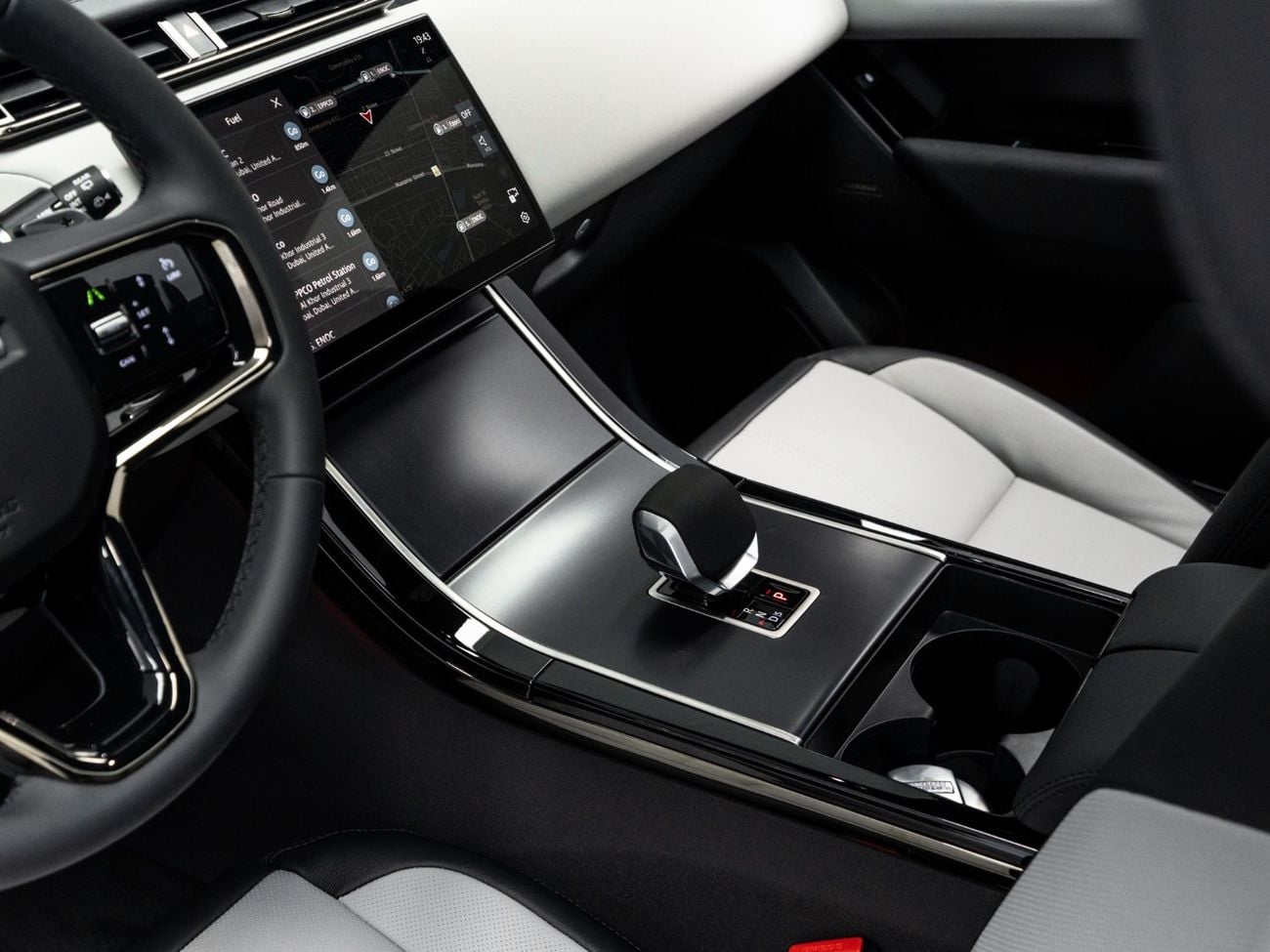 لاند روفر رينج روفر فيلار R-DYNAMIC S BUY NOW, PAY 2027 | THE BLACKLINE STANDARD | 2031 Land Rover Warranty & Service Contract
