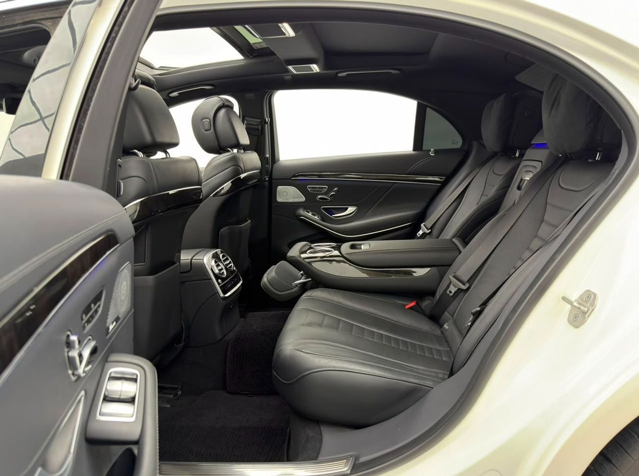 Mercedes Benz S560 STD