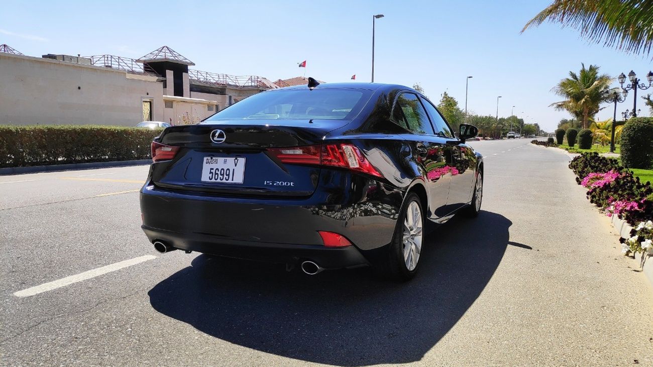 Lexus IS200t