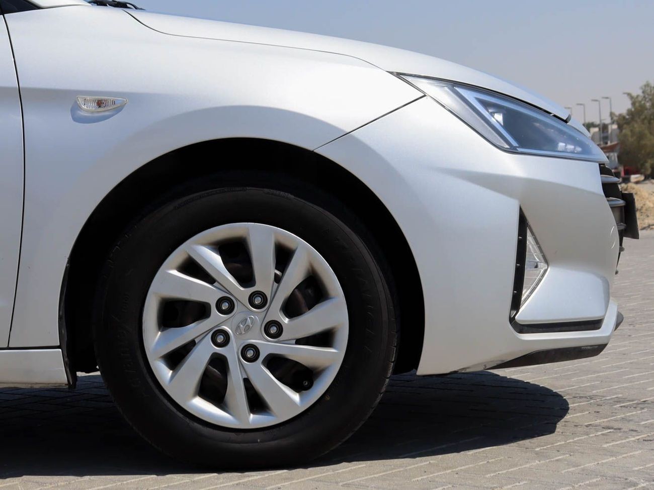 Hyundai Elantra GL 1.6L Hyundai Elantra 1.6L 2019  GCC accident-free in excellent condition 863 P.M