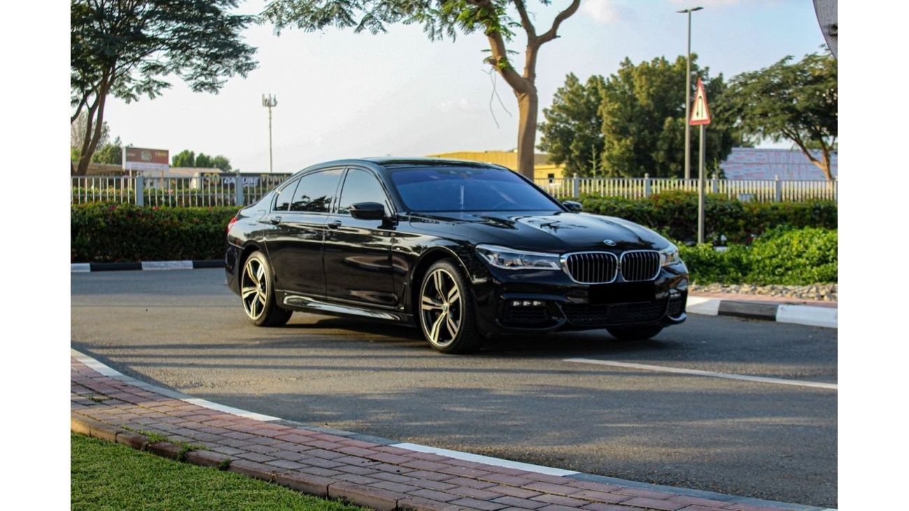بي أم دبليو 750Li 2018 USED BMW 750Li X-Drive / LAW MILEAGE (63,000 KM)