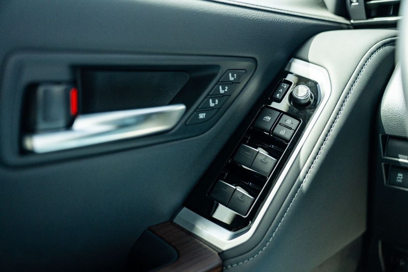 تويوتا لاند كروزر 2026 Toyota Land Cruiser GXR (4.0L V6)