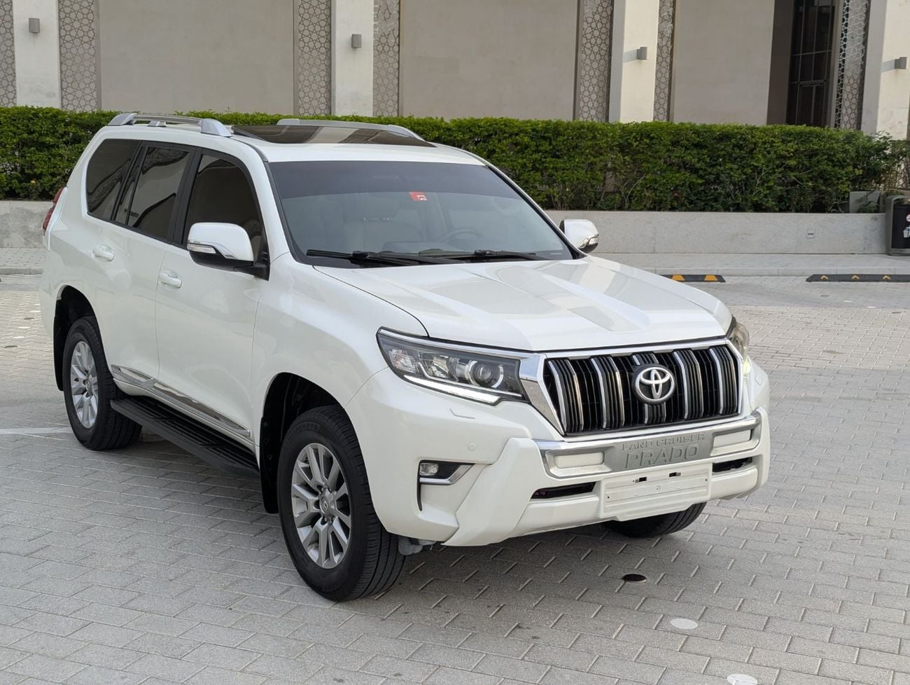تويوتا برادو Toyota Prado v6 4.0L Petro engine LHD white colour