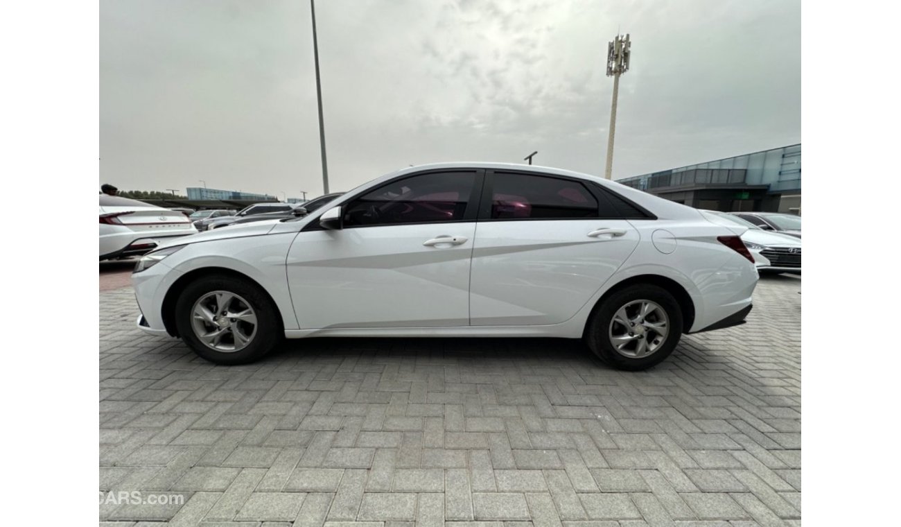 Hyundai Avante خاليه من الحوادث تقبل تصدير