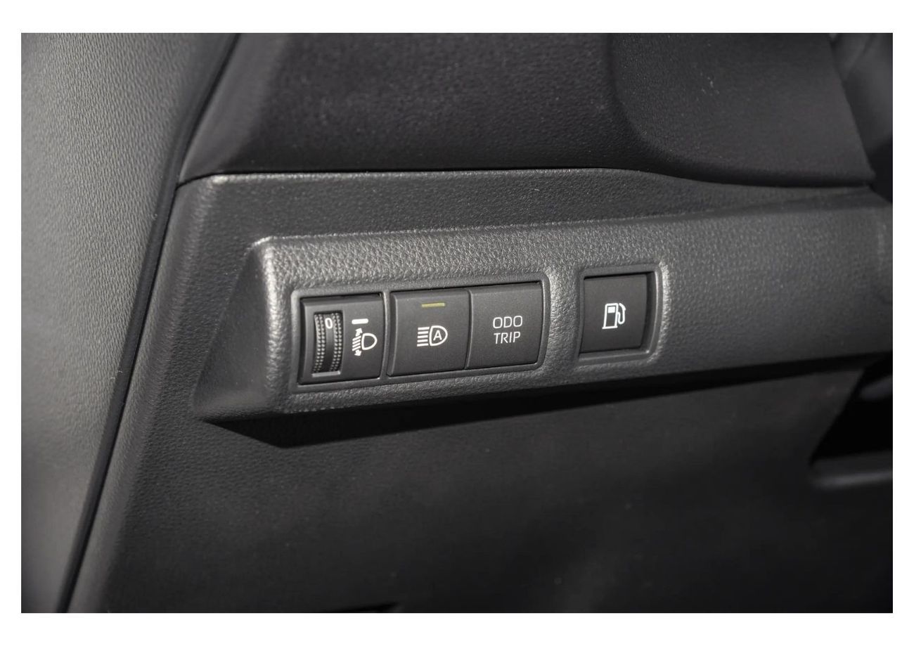 تويوتا ليفين LUXUARY