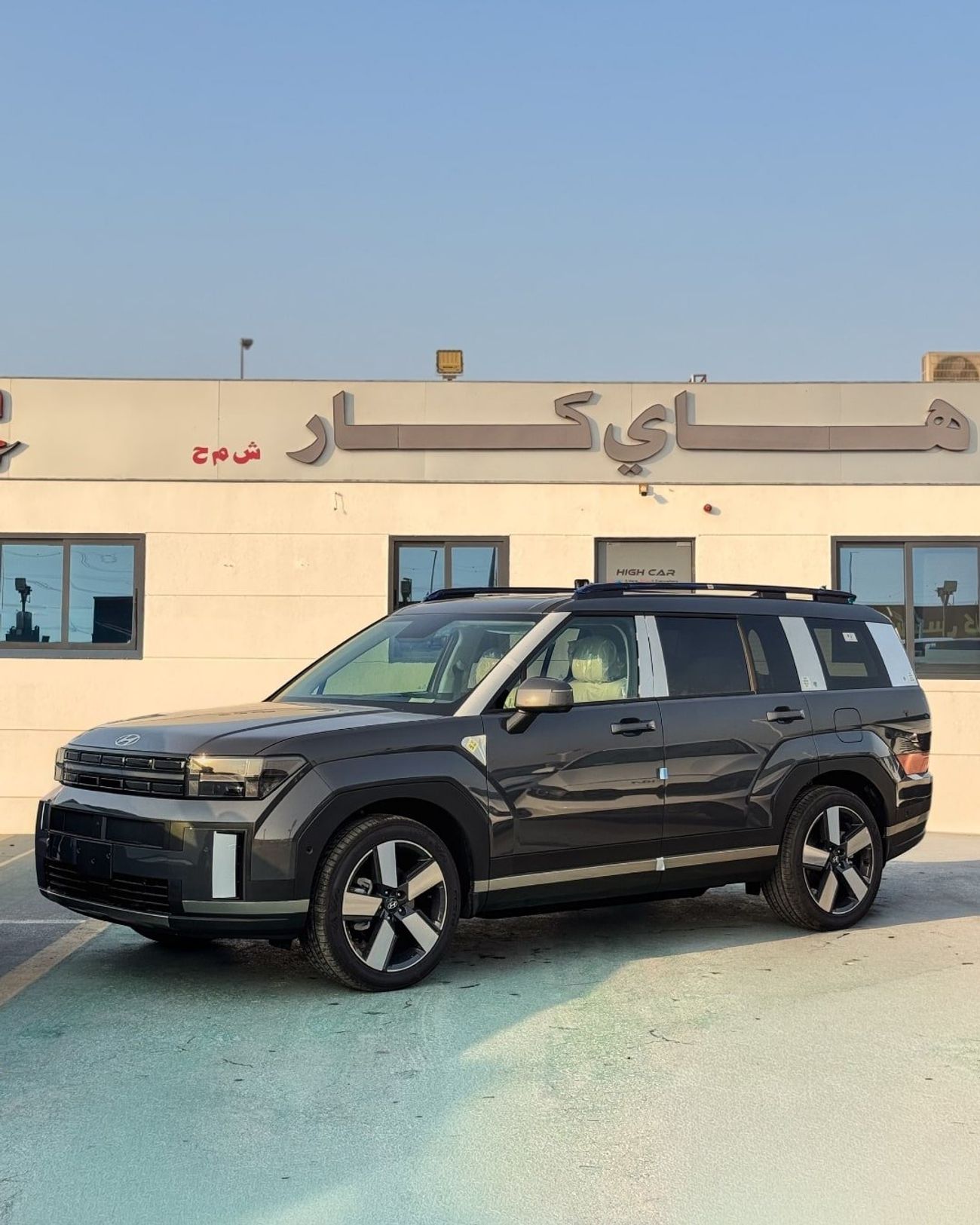 هيونداي سانتا في HYUNDAI SANTA FE 1.6T HEV Gold - 2026 MODEL - GRAY COLOR