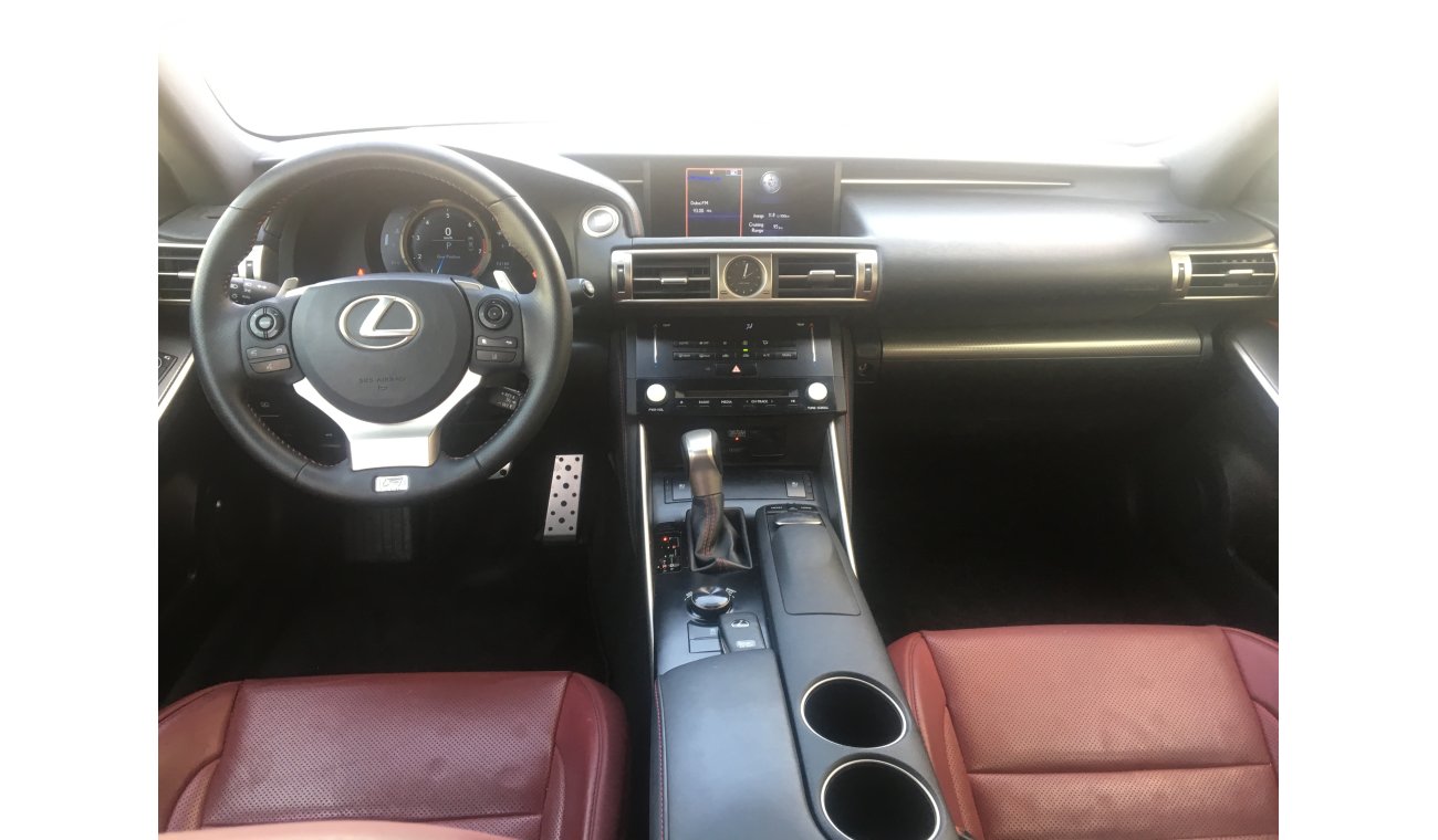 Lexus IS350