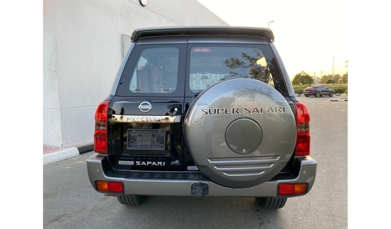 نيسان باترول سوبر سفاري