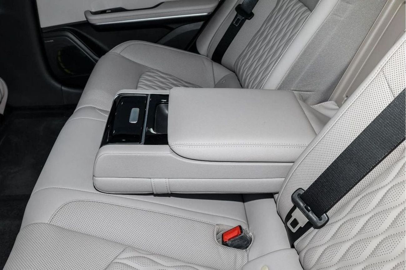 BYD HAN HAN EV 701KM