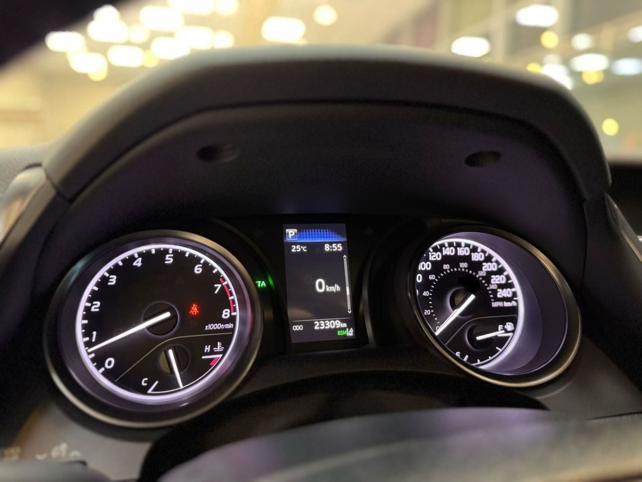 تويوتا كامري SE 2.5L (181 HP)