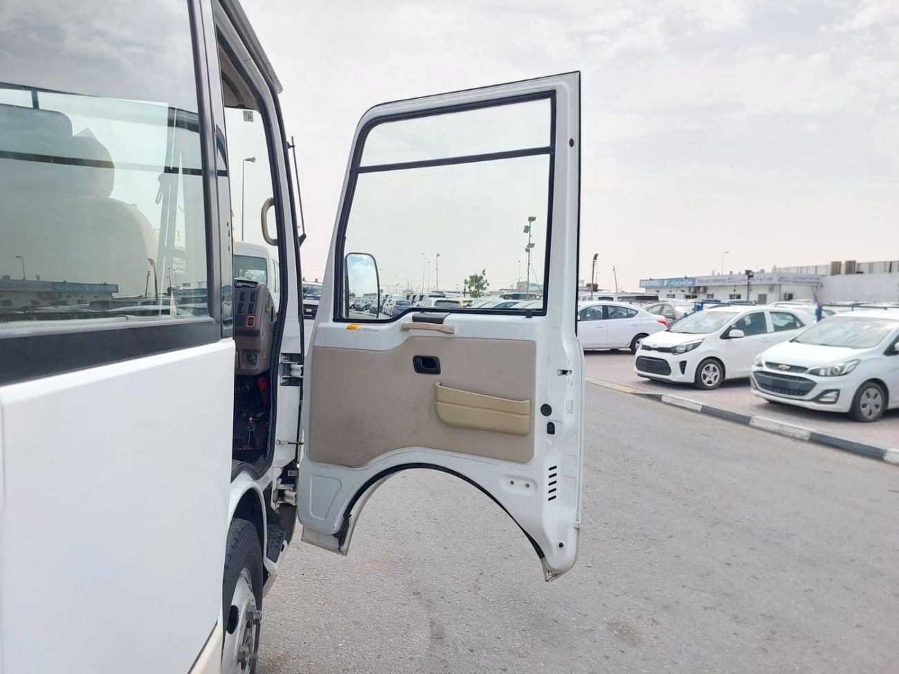 ميتسوبيشي روزا (RAMADAN OFFER) MITSUBISHI ROSA BUS RHD 2007 MODEL 4.9 L DIESEL AUTOMATIC(PM00332)