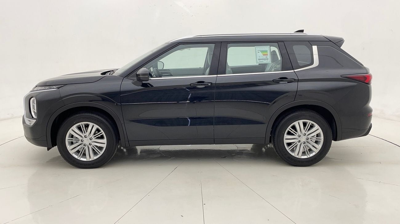 ميتسوبيشي آوتلاندر MIDLINE WITH SUNROOF 2.5 | بدون دفعة مقدمة | اختبار القيادة في المنزل