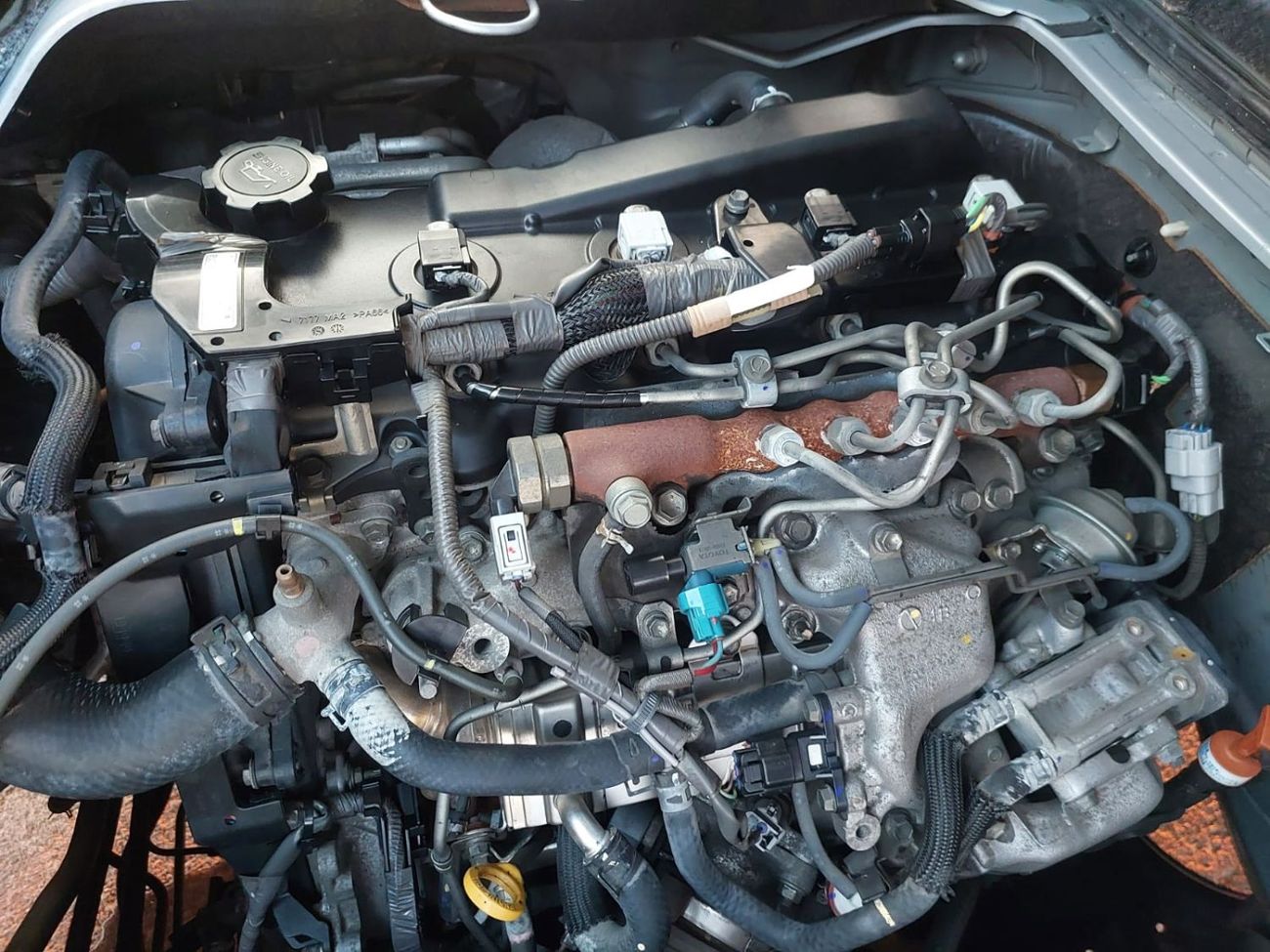 تويوتا هاياس TOYOTA HIACE VAN RHD 2015 MODEL 3.0 L DIESEL AUTOMATIC(PM15202)