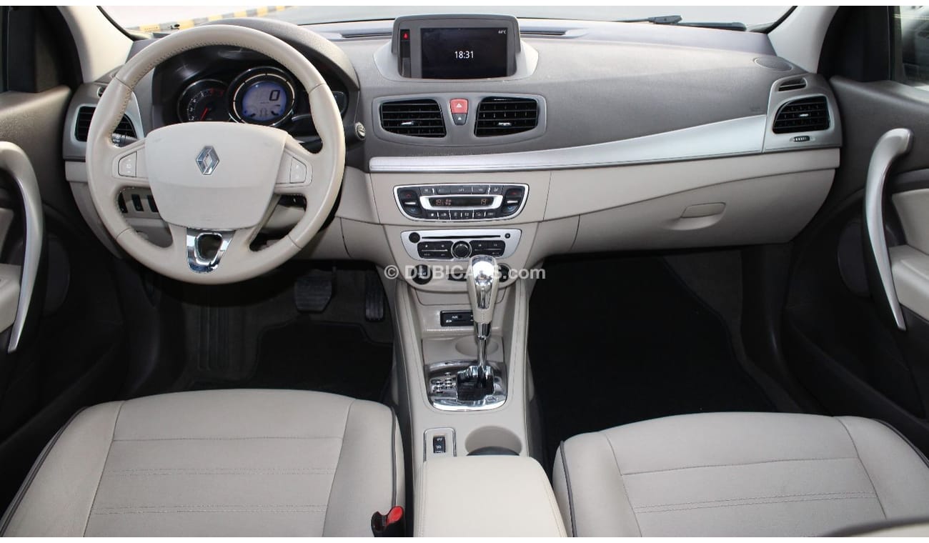 Renault Fluence Renault Fluence 2017 GCC No. 1 full option without accidents, very clean from inside and outside