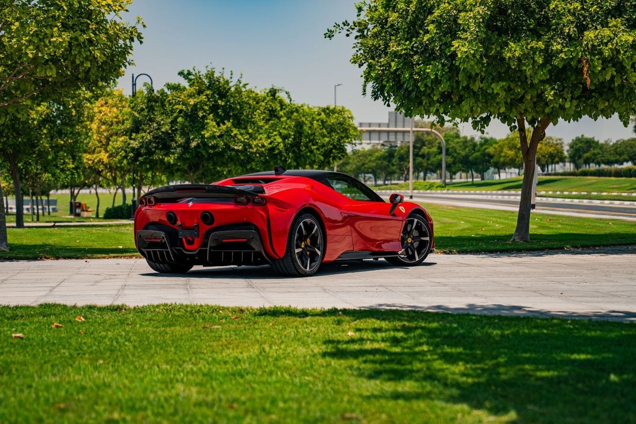 فيراري SF90 ستراديل STRADALE Clean title Low mileage 2key no accident no paint under warranty and service contract from agency Fu