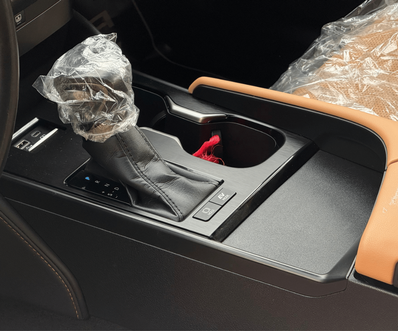 لكزس ES300h HYBRID PLUS 2.5