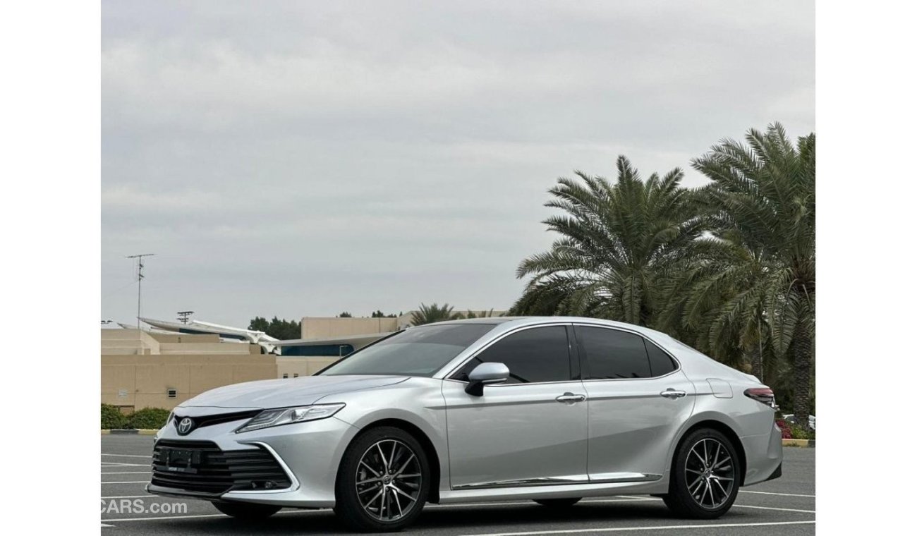 Toyota Camry Toyota Camry Limited GCC 6 cylinder in agency condition