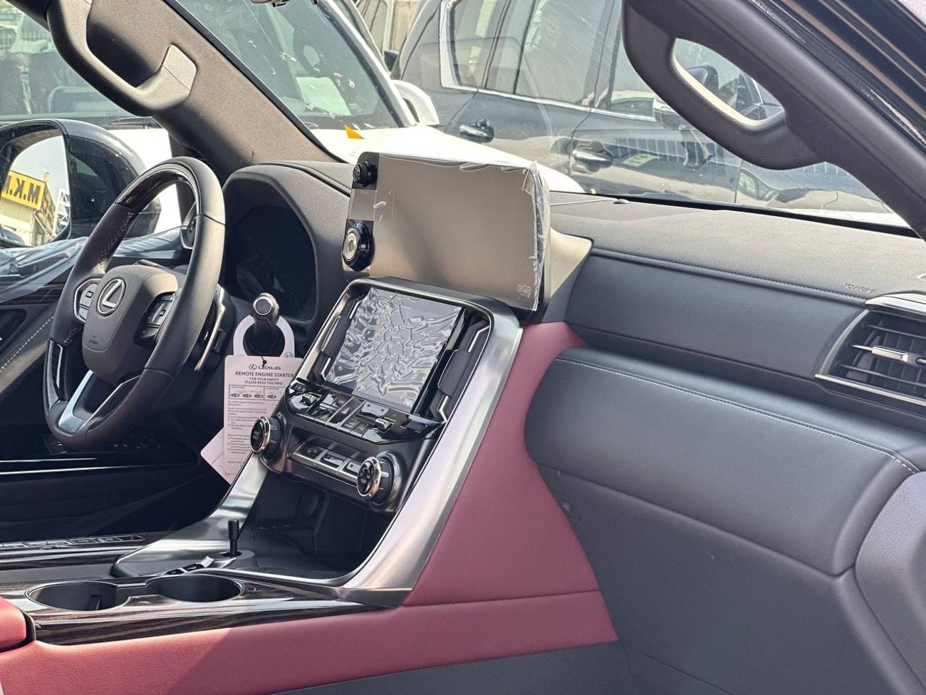 Lexus LX700h Urban Signature 3.5L HEV A/T // 2026 // Full With Radar & Head Up Disable , 360 Camera , Wireless Ch