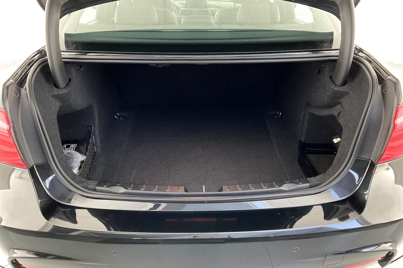 BMW 318i M Sport| 1 year free warranty | Exclusive Eid offer