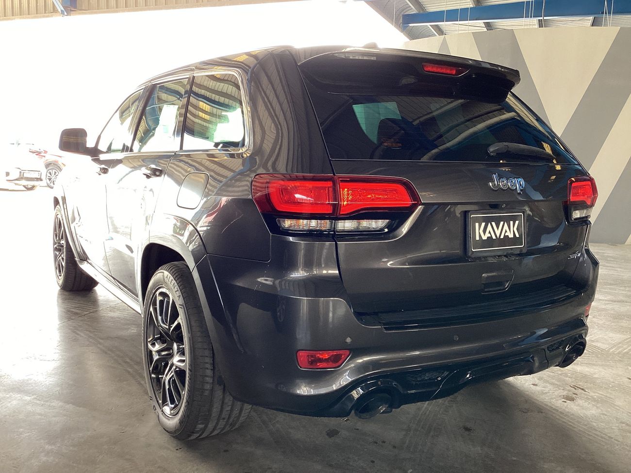 جيب جراند شيروكي SRT | National Day Celebration | شامل الضمان | 0 ﺪﻔﻋﺓ ﺃﻮﻟﻯ