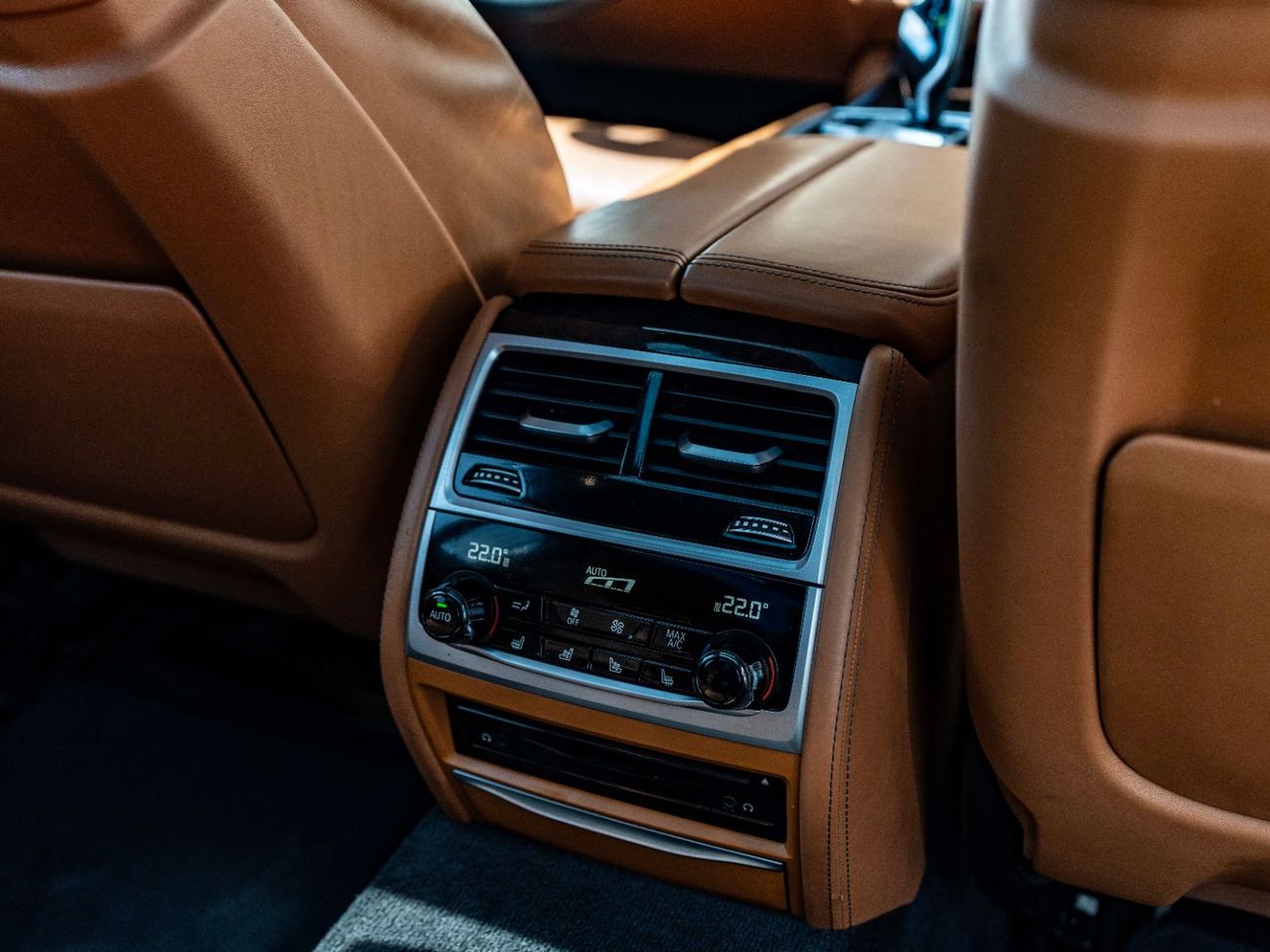 BMW M760Li xDrive 6.6L