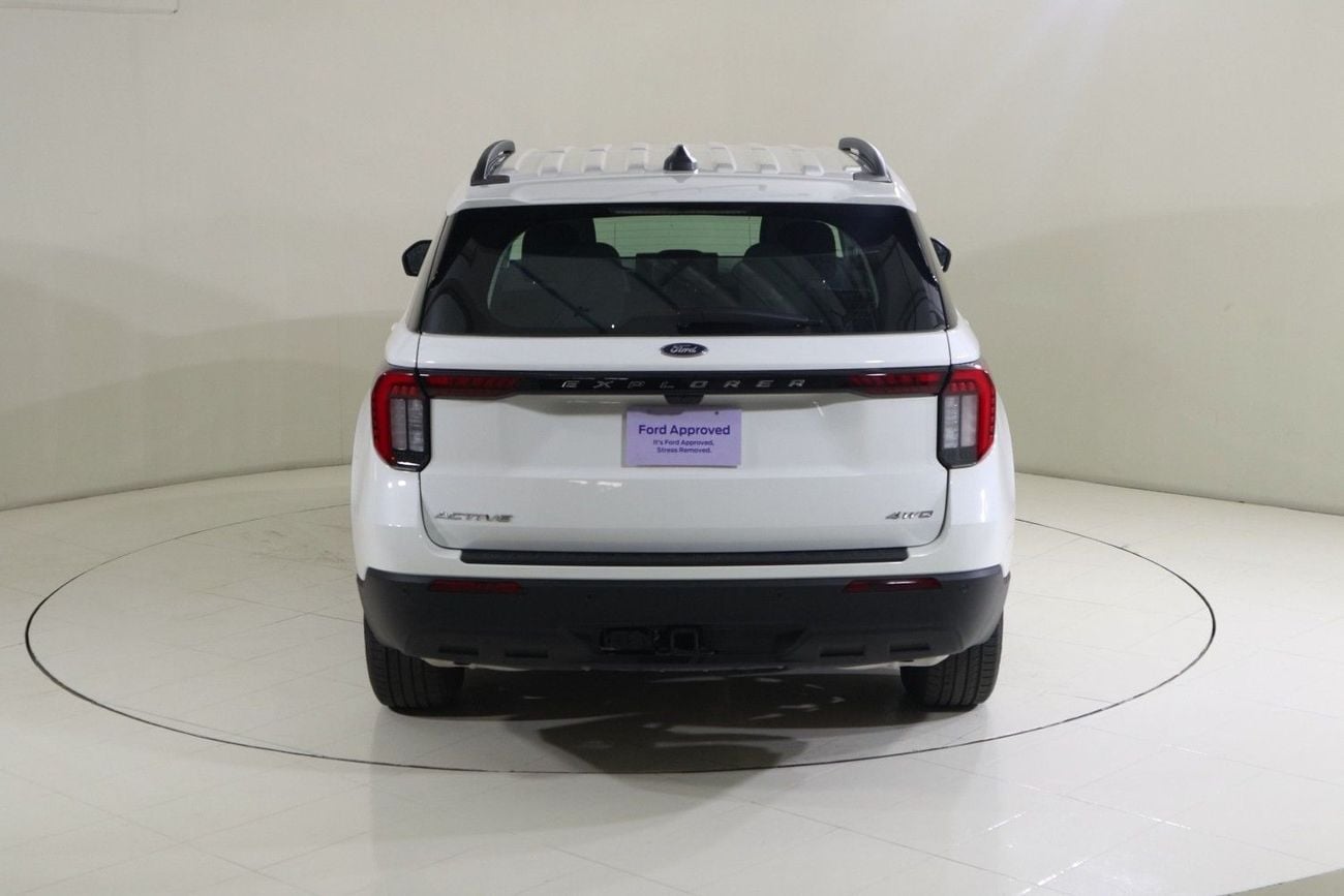 Ford Explorer E3225 / AL TAYER MOTORS AL QOUZ SHOWROOM