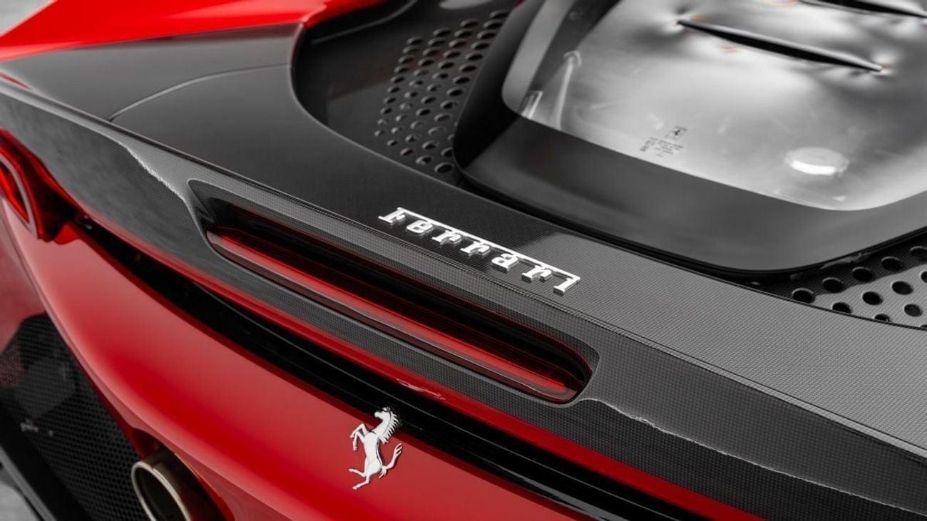 Ferrari SF90 STRADALE Tailor Made Ispirazioni 1 of 1 -  2022 - GCC - Under Service Contract