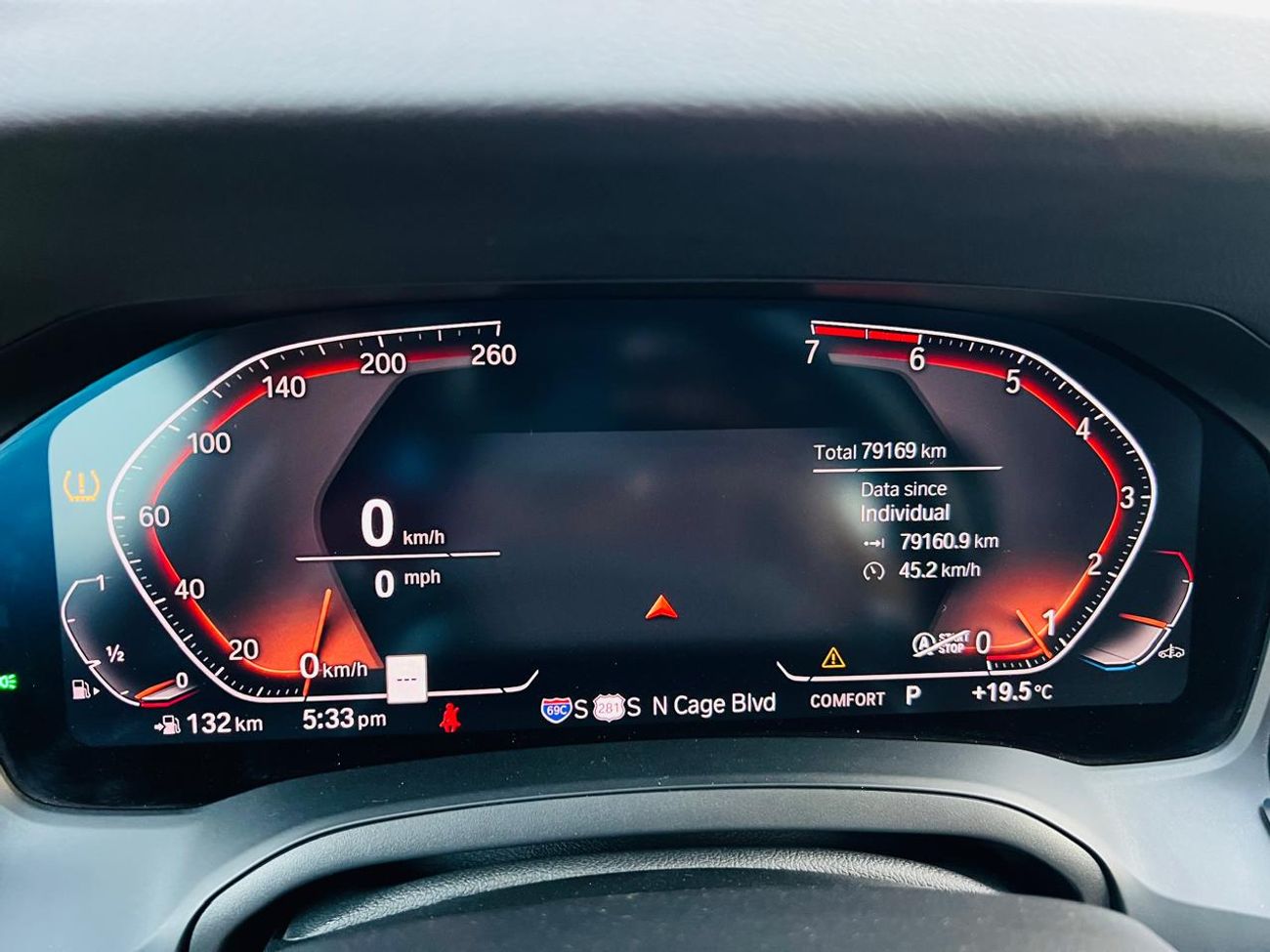 بي أم دبليو 330i Std 2.0L