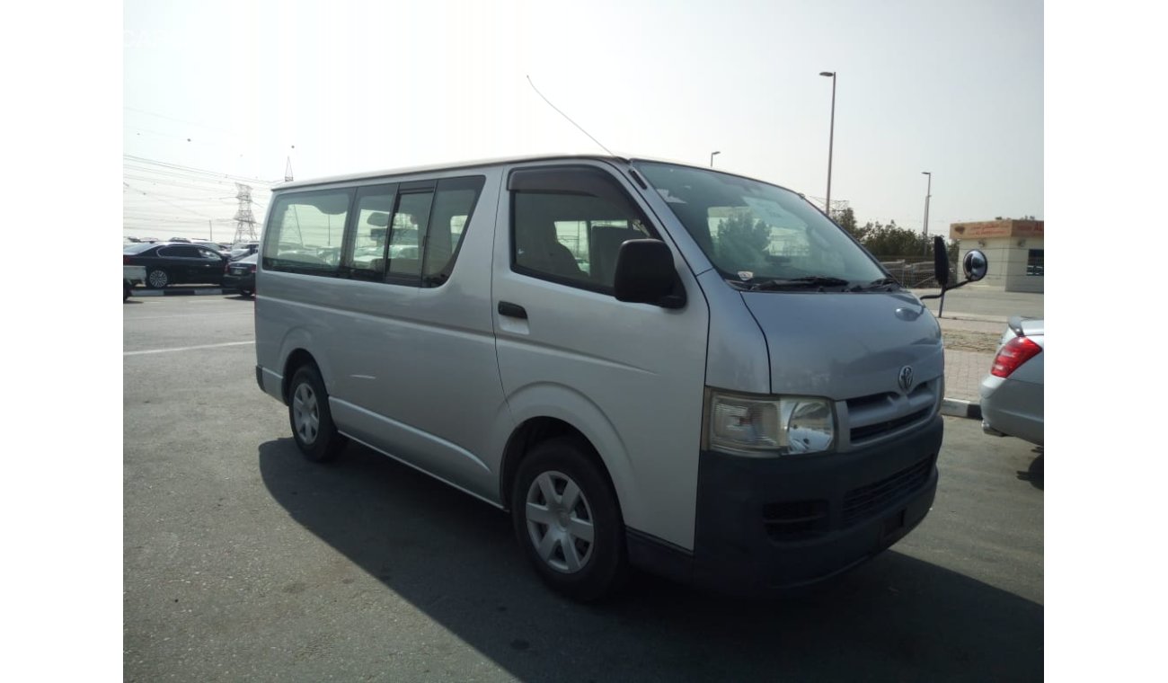 تويوتا هاياس 2004 Right Hand Drive Van |Japan Imported| Automatic & Petrol 'Clean from Inside and Outside'