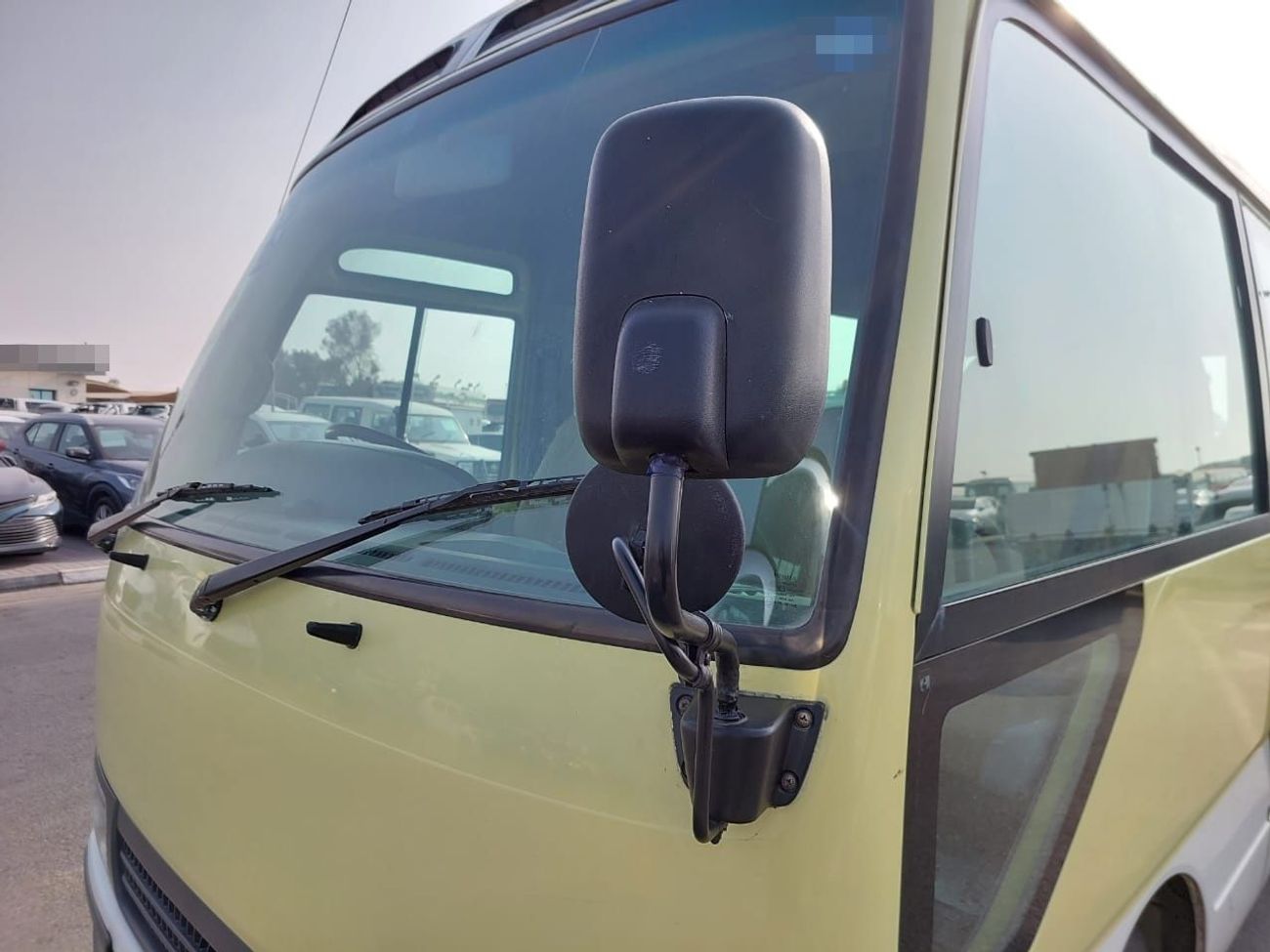 تويوتا كوستر TOYOTA COASTER BUS RHD 2007 MODEL 4.0 L DIESEL AUTOMATIC(PM02577)