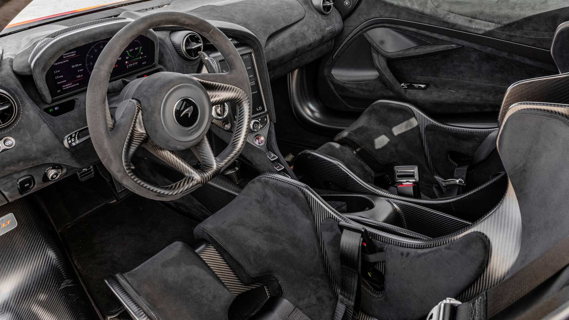 McLaren 765LT interior - Cockpit