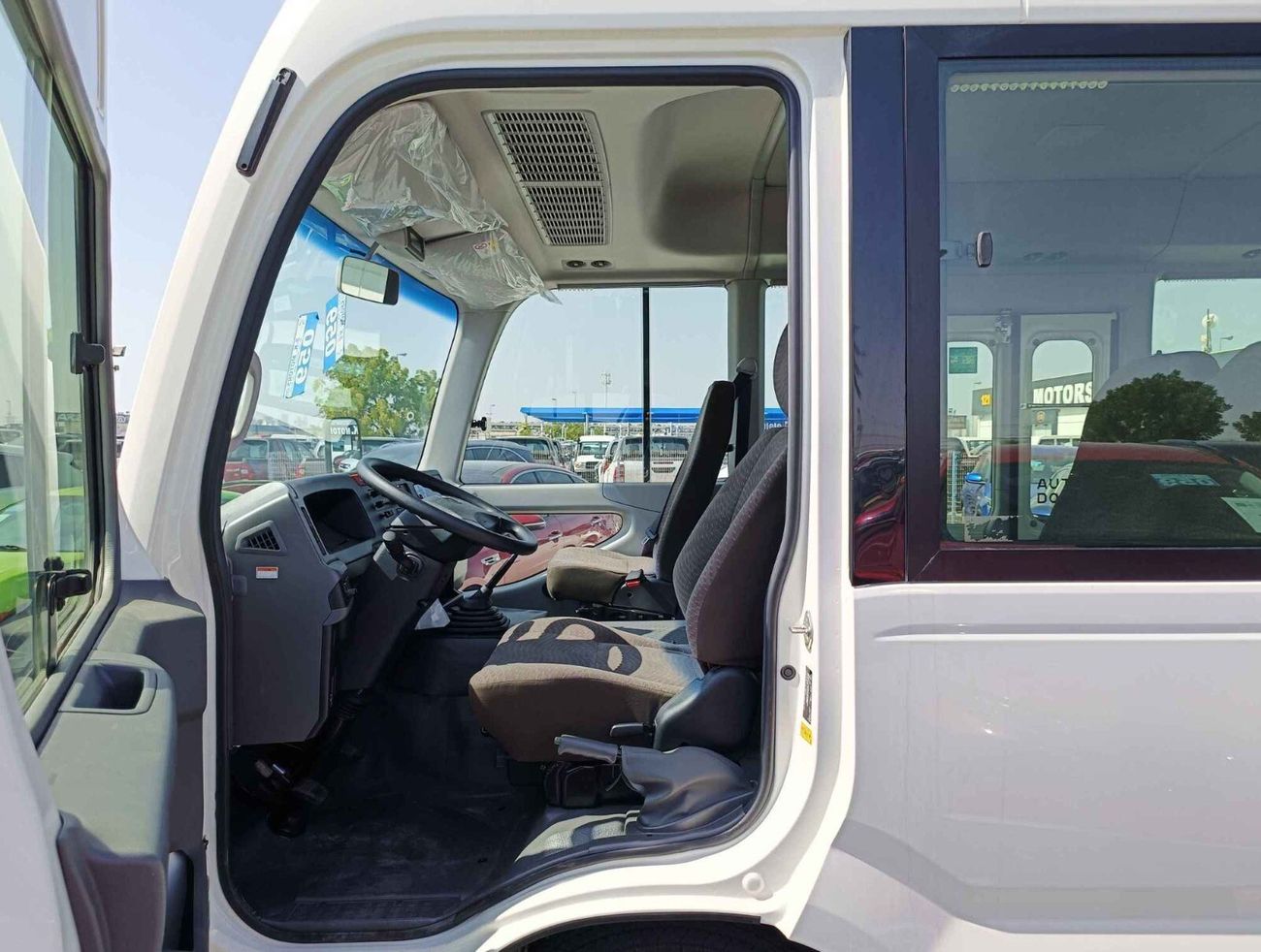 Toyota Coaster 4.2L V6 DIESEL / 23 STR M/T / AUTO DOOR /  LUGGAGE RACKS (CODE # CD42B)