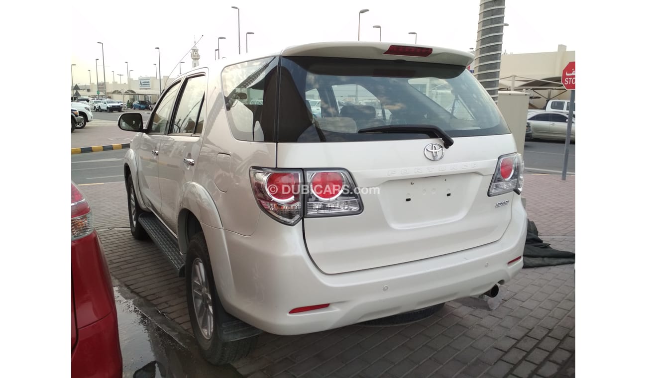 Toyota Fortuner 2015 WHITE NO PAIN NO ACCIDENT PERFECT